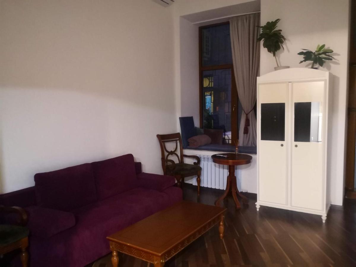 Затишні Апартаменти, Вулиця Дерибасівська, 13 Odessa Eksteriør bilde