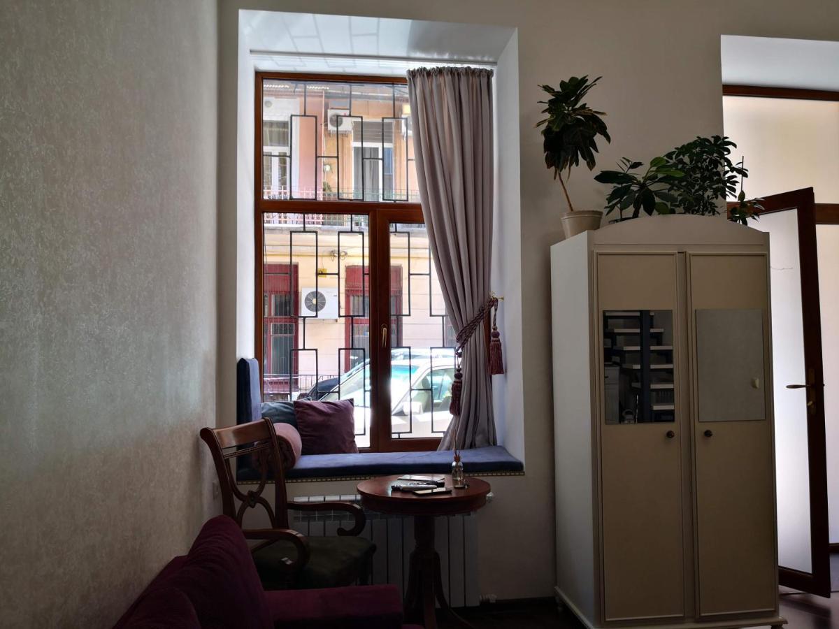 Затишні Апартаменти, Вулиця Дерибасівська, 13 Odessa Eksteriør bilde